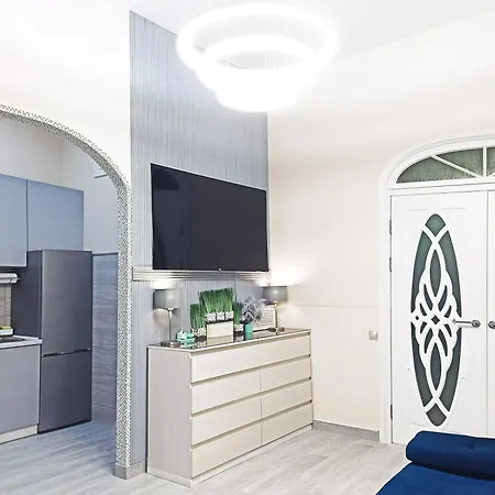 Apartment Luxury Centre Located