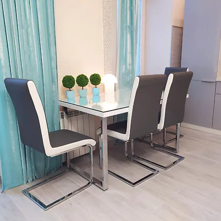 Apartment Luxury Centre Located